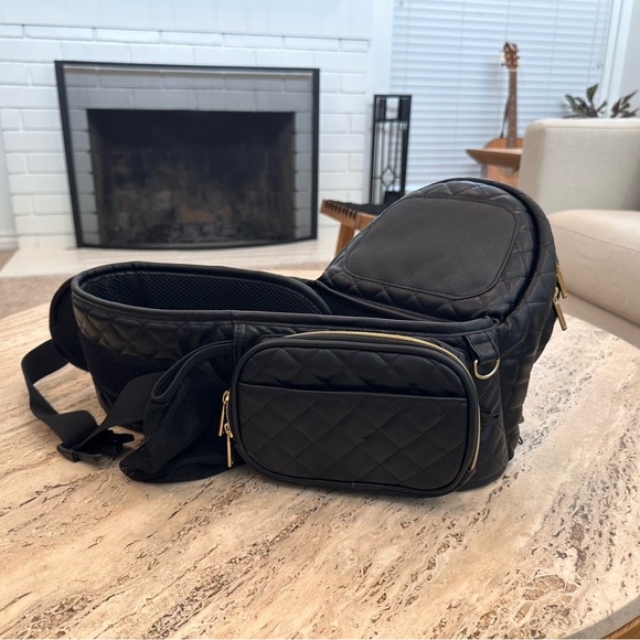 The Tushbaby Hip Carrier - Vegan Leather Black with Gold Hardware - EUC - Picture 4 of 8
